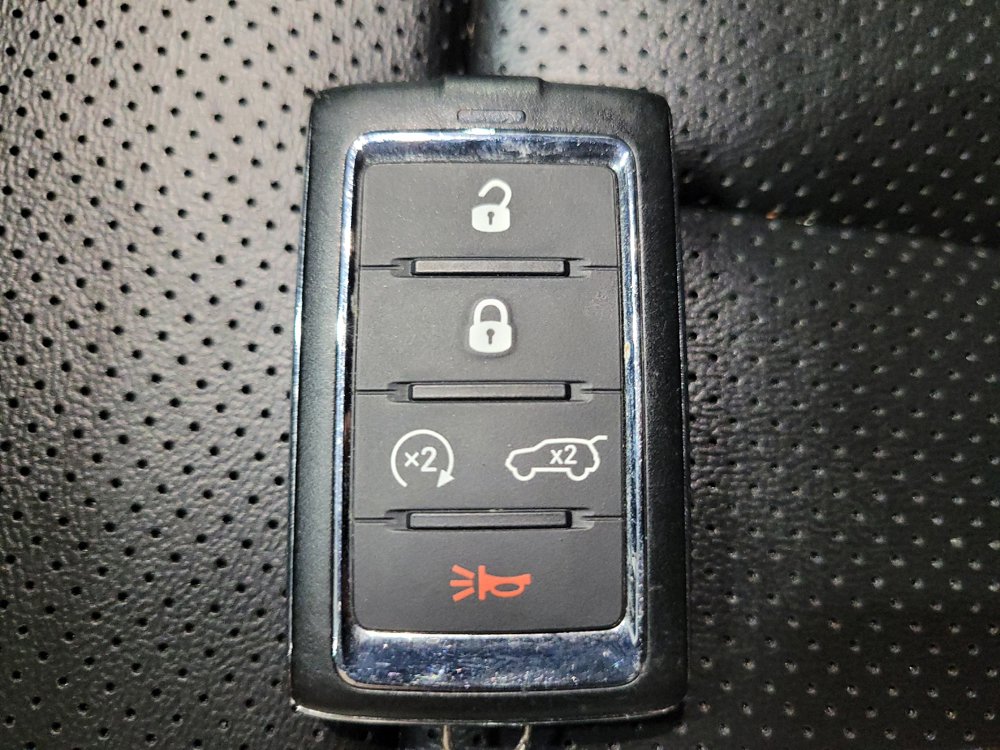 Used 2023 Jeep Grand Cherokee L Limited w/ Luxury Tech Group II AWD/4WD image 32