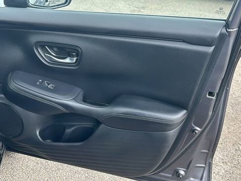 Used 2025 Honda HR-V EX-L image 10
