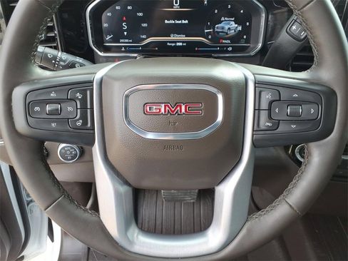 Used 2024 GMC Sierra 1500 SLT image 18
