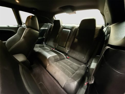 Used 2017 Dodge Challenger R/T Scat Pack w/ Leather Interior Group image 26