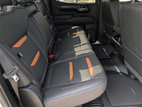 Used 2024 GMC Sierra 1500 AT4 w/ Technology Package image 32