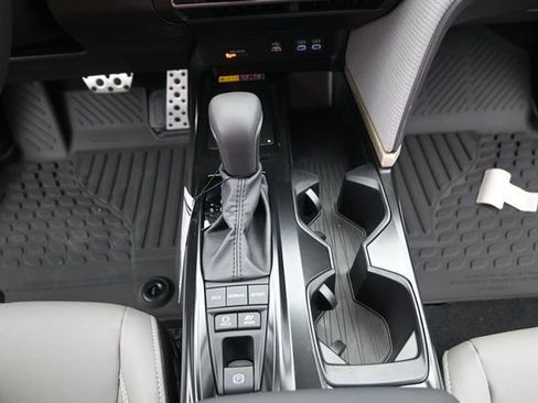 New 2026 Toyota Camry SE w/ Convenience Package FWD image 7