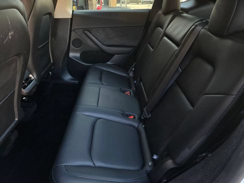Used 2025 Tesla Model Y Long Range AWD/4WD image 13