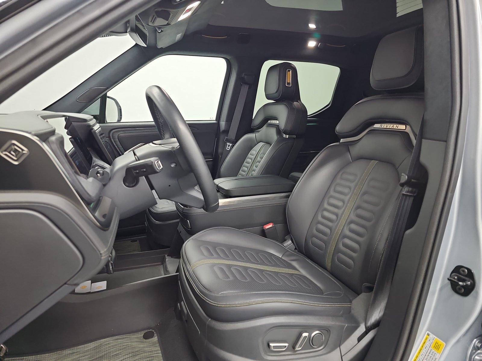 Used 2024 Rivian R1T Adventure Dual AWD/4WD image 20
