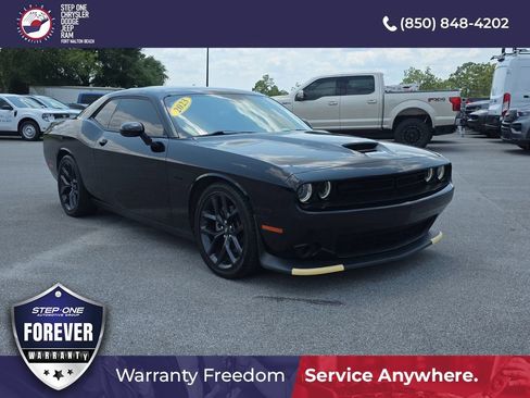 Used 2023 Dodge Challenger R/T w/ Blacktop Package RWD image 9