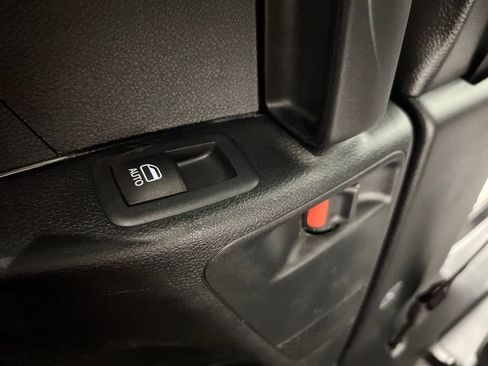 Used 2025 Chrysler Pacifica Select FWD image 20