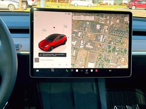 Used 2023 Tesla Model Y Long Range image 8