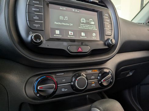 Used 2021 Kia Soul S FWD image 21