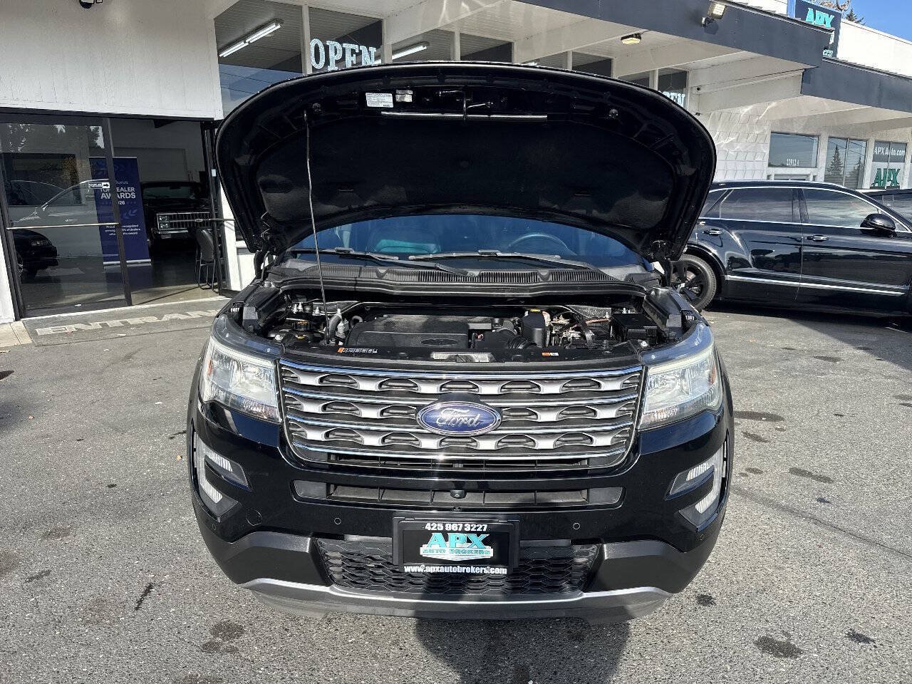Used 2016 Ford Explorer Limited w/ Equipment Group 301A AWD/4WD image 14