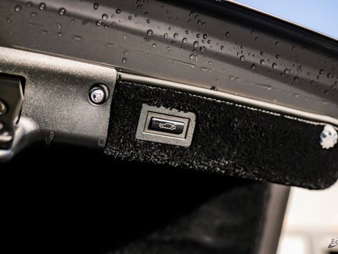 Used 2014 Rolls-Royce Phantom Sedan image 96