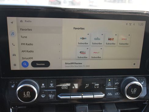 Used 2023 Toyota Highlander L image 28