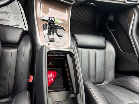 Used 2022 BMW X5 xDrive40i w/ Premium Package image 14