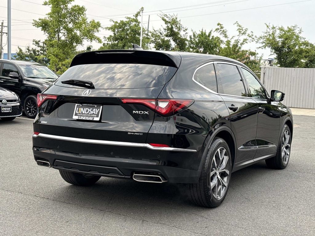 Used 2023 Acura MDX w/ Technology Package AWD/4WD image 3