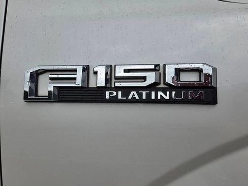 Used 2016 Ford F150 Platinum w/ Equipment Group 701A Luxury AWD/4WD image 11