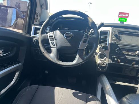 Used 2017 Nissan Titan SV AWD/4WD image 21