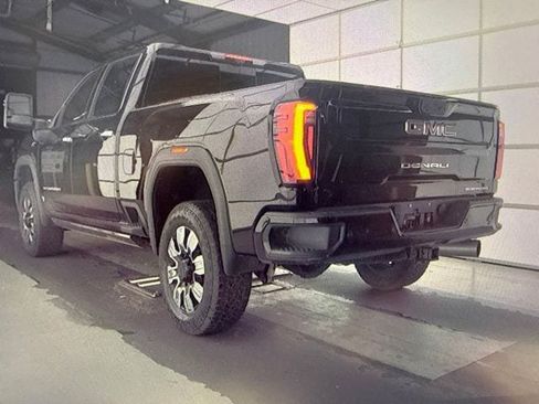 Used 2024 GMC Sierra 2500 Denali w/ Denali Reserve Package AWD/4WD image 4