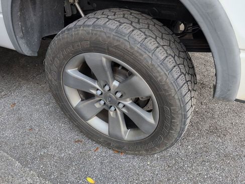 Used 2014 Ford F150 FX4 w/ Equipment Group 402A Luxury image 6