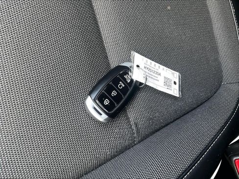 Certified 2023 Hyundai Venue Limited image 30