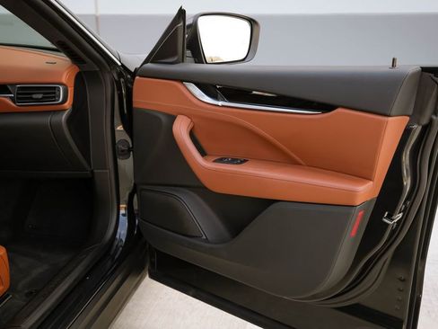 Used 2022 Maserati Levante GT image 22