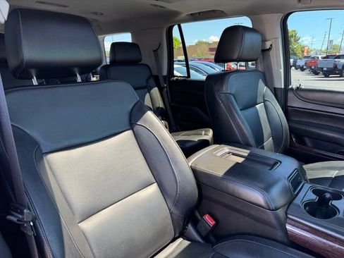 Certified 2018 GMC Yukon SLT w/ Premium Edition AWD/4WD image 17