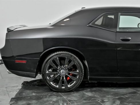Used 2014 Dodge Challenger SRT8 image 12