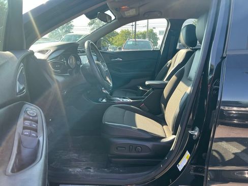 Used 2021 Buick Encore GX Preferred w/ Sport Touring Package FWD image 5