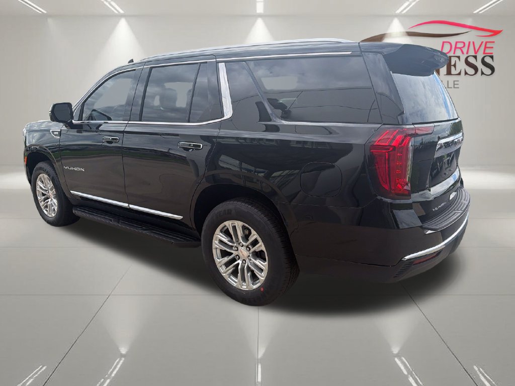 Certified 2023 GMC Yukon SLT w/ SLT Luxury Package AWD/4WD image 6