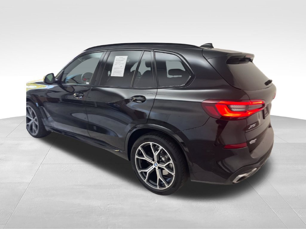 Used 2023 BMW X5 xDrive40i w/ M Sport Package AWD/4WD image 3