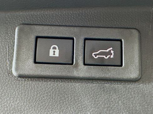 Used 2025 Subaru Outback Premium image 30