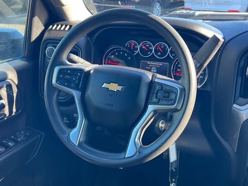 Used 2022 Chevrolet Silverado 2500 Custom w/ Custom Value Package image 15