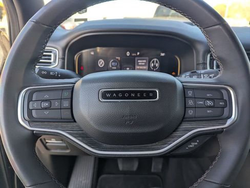 Used 2024 Jeep Wagoneer Series II w/ Flexible Seating Group image 23