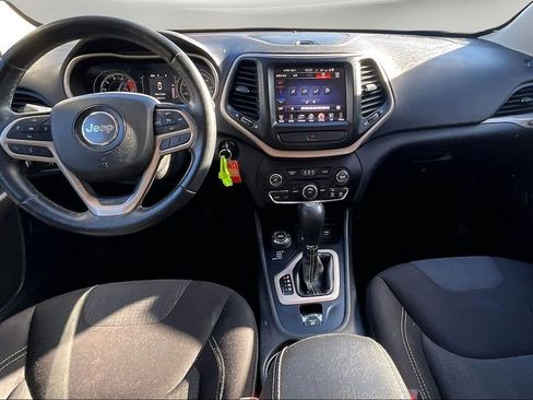 Used 2017 Jeep Cherokee Latitude w/ Cold Weather Group image 7