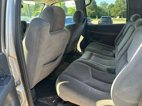 Used 2004 GMC Sierra 3500 SLE w/ Heavy-Duty Power Package image 22