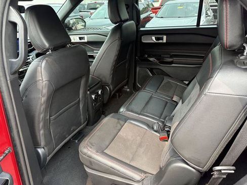 Certified 2023 Ford Explorer ST-Line AWD/4WD image 3