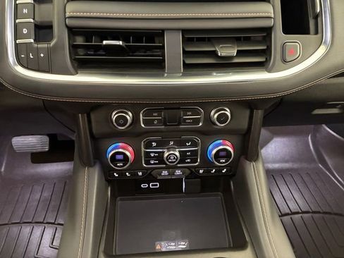 Used 2024 GMC Yukon XL AT4 w/ AT4 Premium Package AWD/4WD image 21