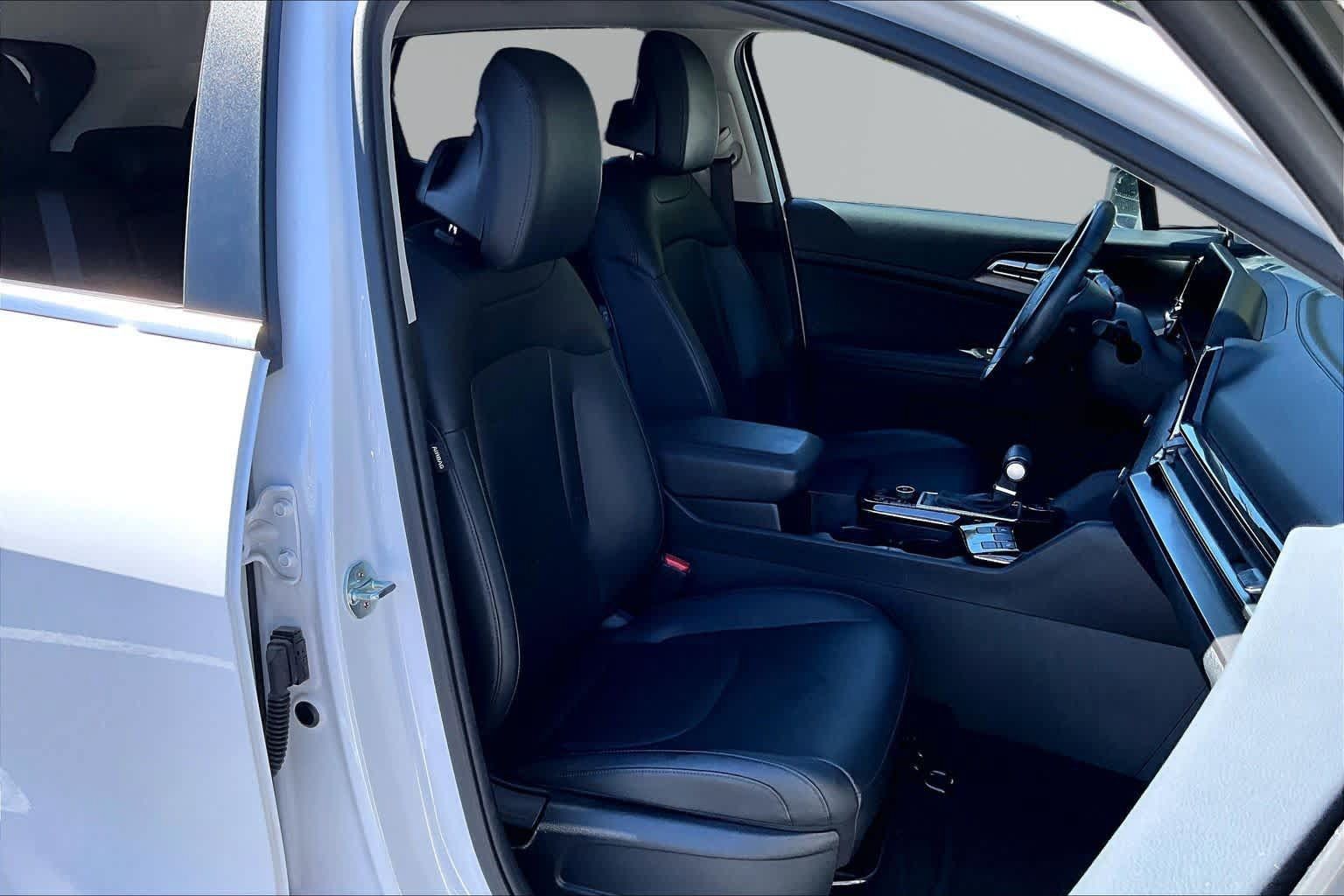 Used 2023 Kia Sportage EX FWD image 9