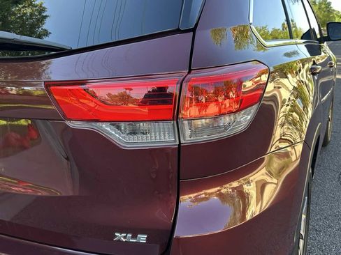 Used 2019 Toyota Highlander XLE image 48