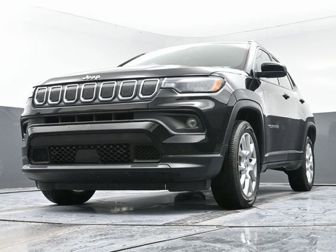 Used 2022 Jeep Compass Latitude image 49