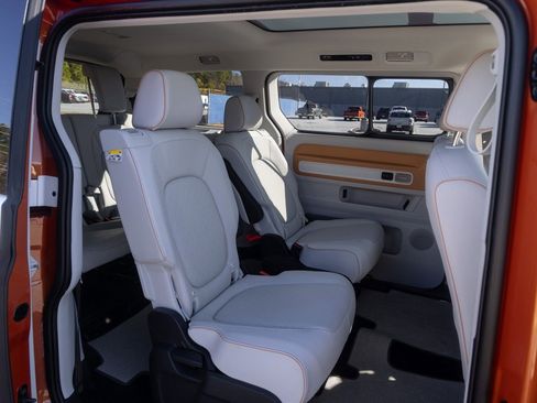 Used 2025 Volkswagen ID. Buzz 1st Edition image 34