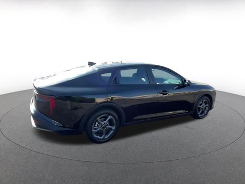 Used 2025 Kia K4 LXS image 17