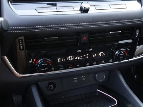 Certified 2024 Nissan Rogue SL w/ SL Premium Package image 19