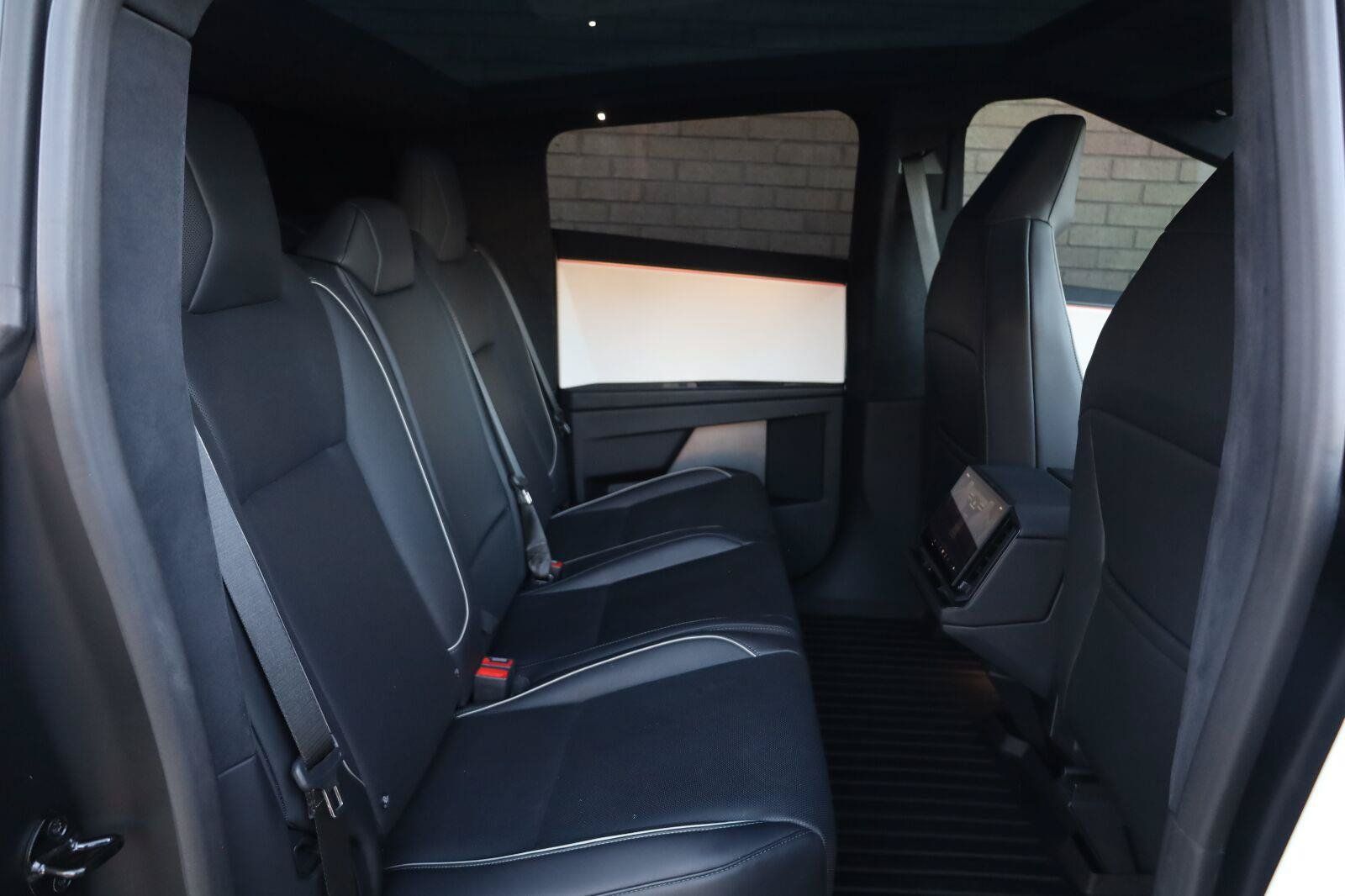Used 2024 Tesla Cybertruck AWD Crew Cab image 26