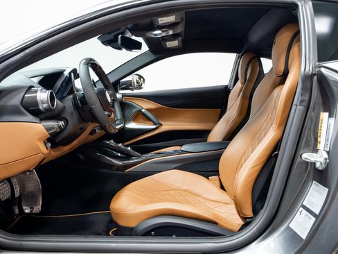 Used 2020 Ferrari 812 Superfast RWD image 5