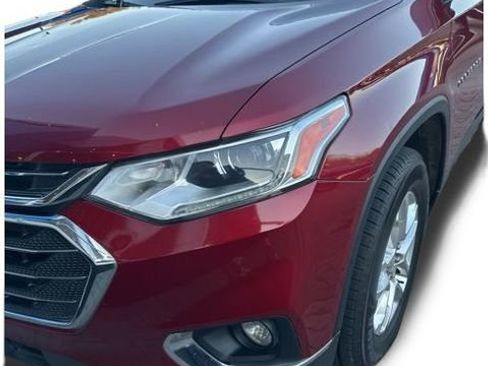 Used 2020 Chevrolet Traverse LT w/ Driver Confidence II Package image 1