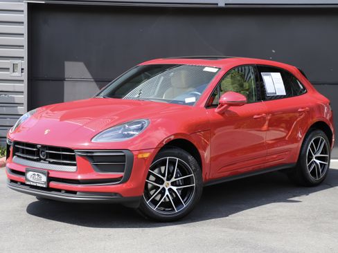 Used 2025 Porsche Macan AWD/4WD image 1