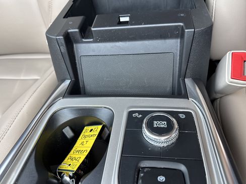 Used 2022 Ford Explorer XLT w/ Equipment Group 202A image 37