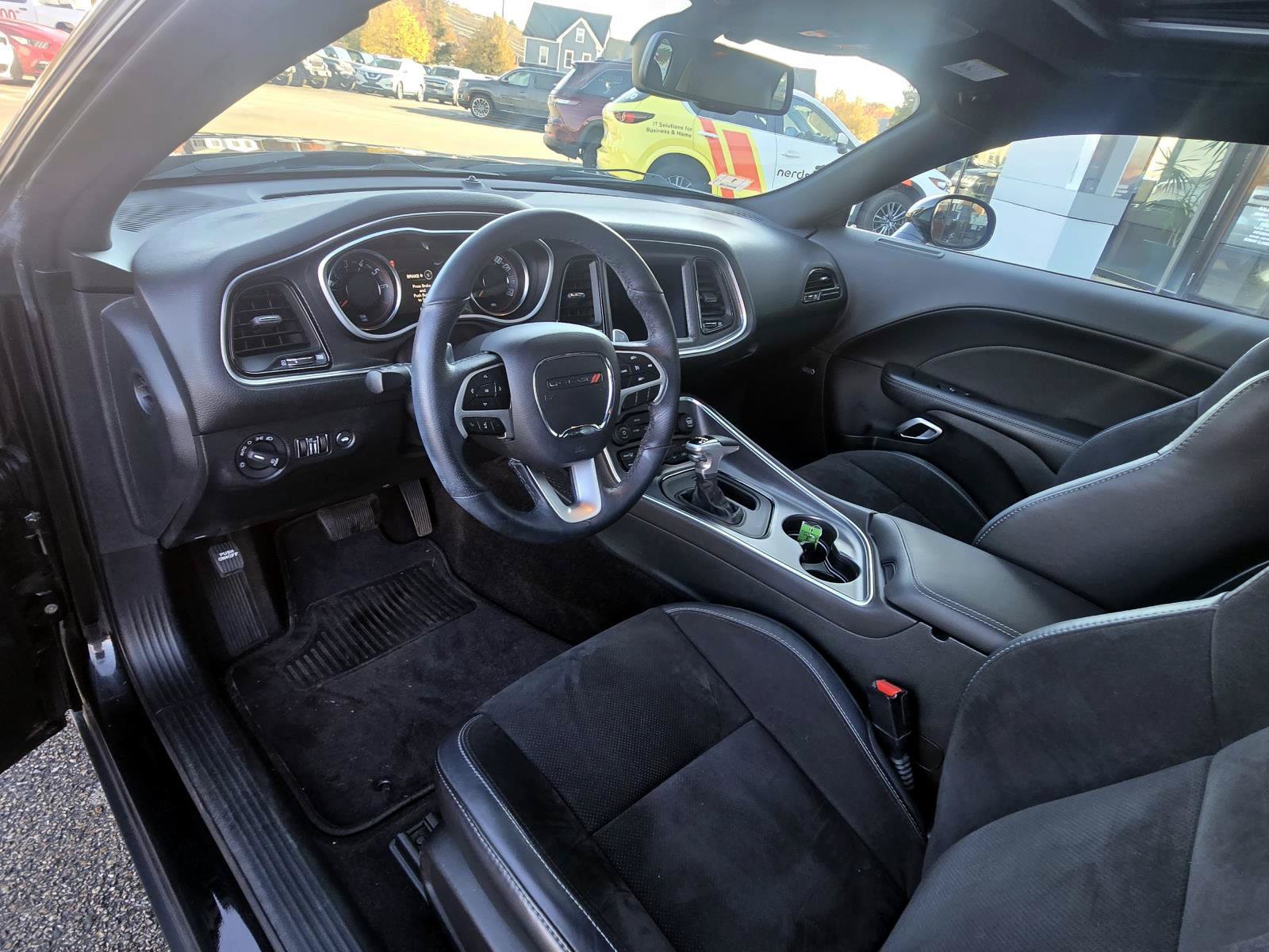 Used 2018 Dodge Challenger GT w/ GT Interior Package AWD/4WD image 11