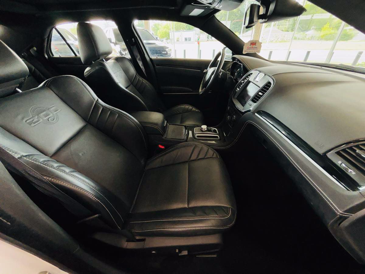 Used 2023 Chrysler 300 C RWD image 41