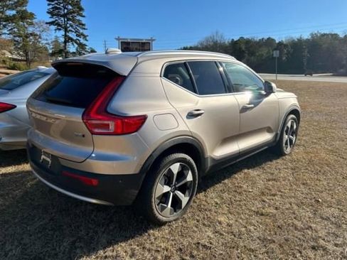 Used 2024 Volvo XC40 B5 Plus w/ Protection Package Premier image 2