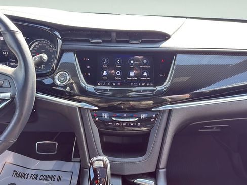 Used 2024 Cadillac XT6 Sport w/ Technology Package AWD/4WD image 19